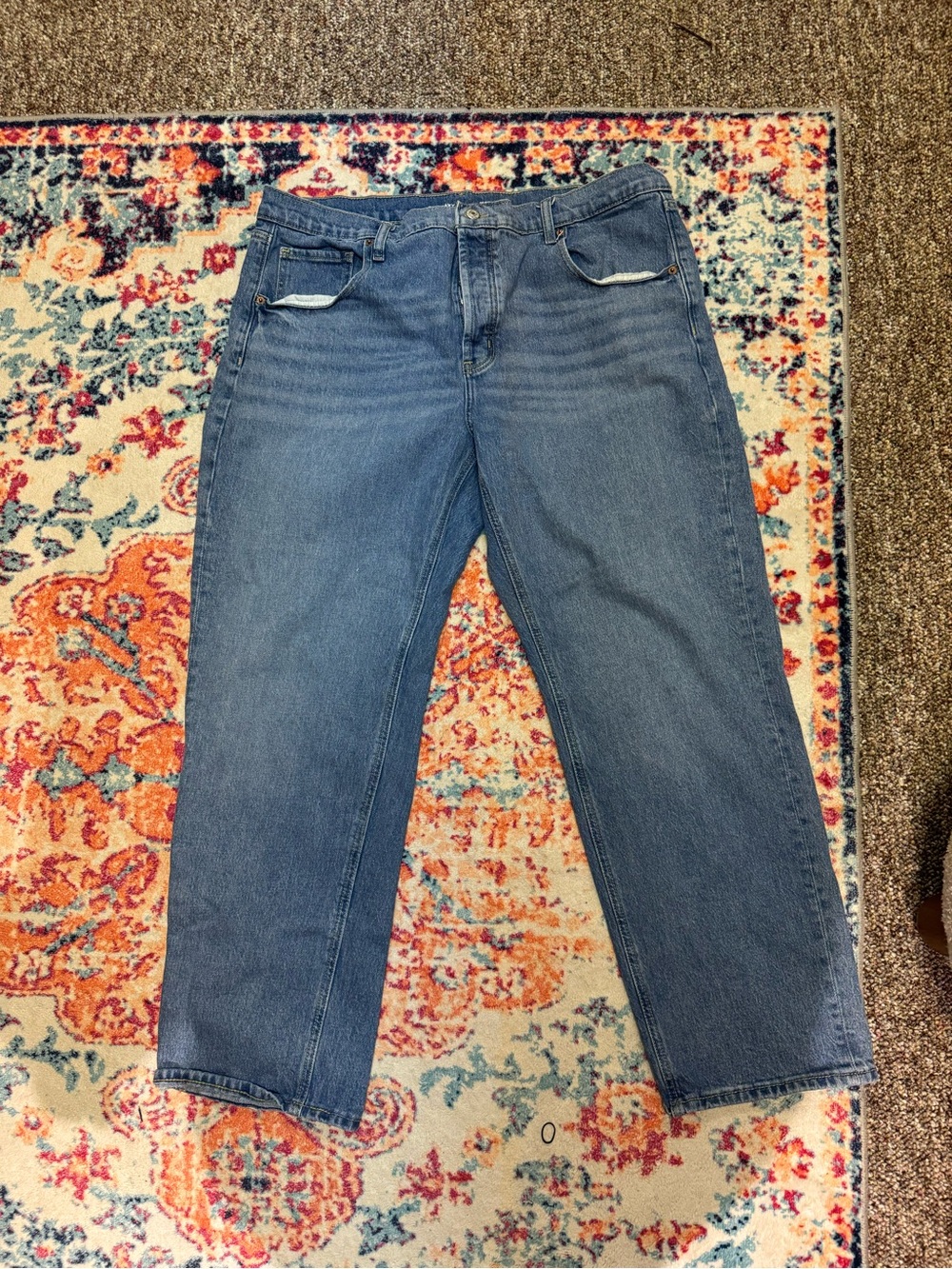 Old Navy Women's Straight-Leg Jeans in Medium Blue